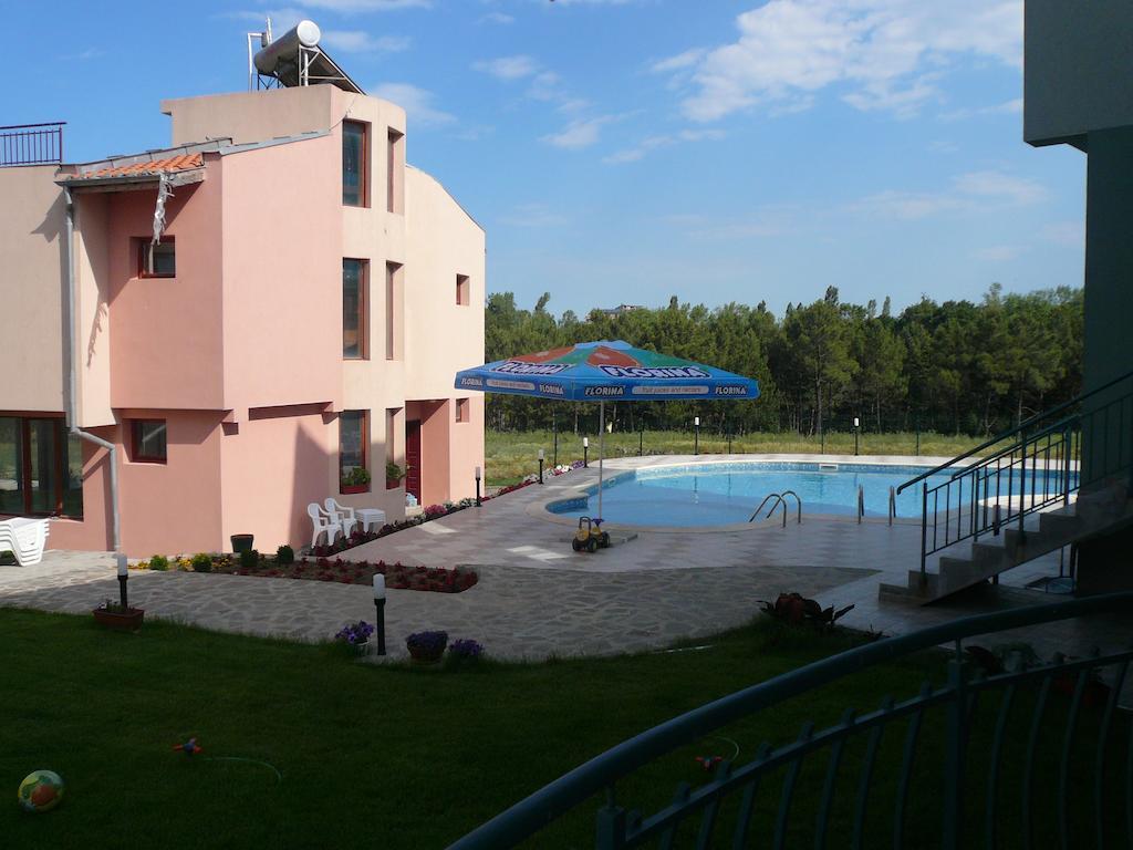 Dream Bay Family Hotel Царёво Экстерьер фото